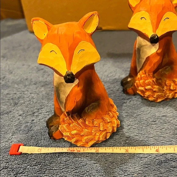 Set of Three Orange Fox Figurines - Picture 7 of 9